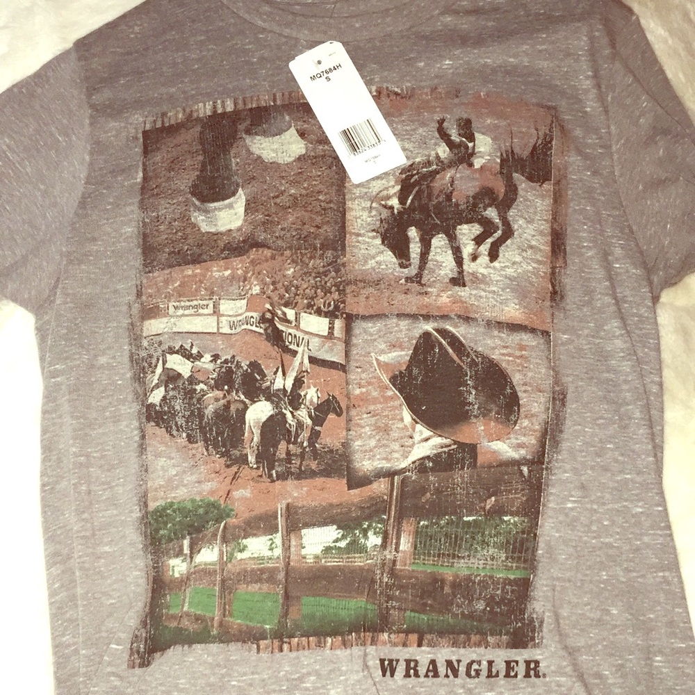 NWT WRANGLER TEE. Small